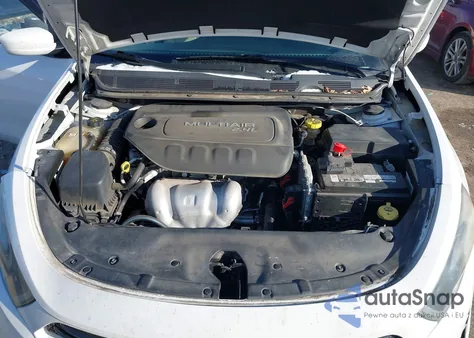 2015 Dodge Dart Sxt z USA, uszkodzony, nr VIN 1C3CDFBB4FD281695